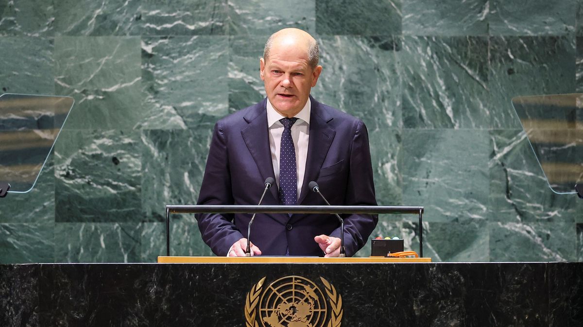 Ruský prezident může zastavit válku jediným pokynem, řekl Scholz v OSN